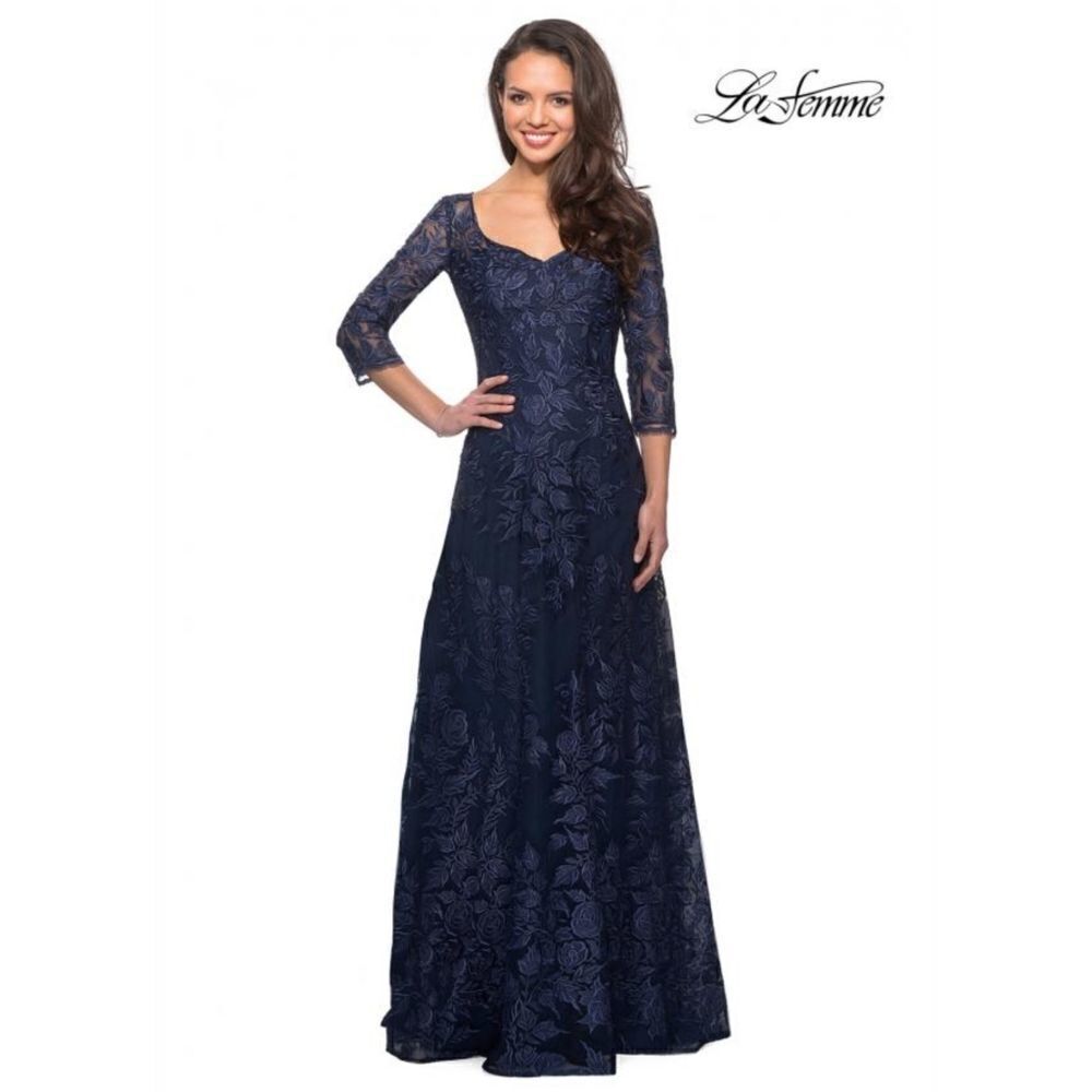 LA Femme Lace A-line Maxi Dress with Sweetheart Neckline